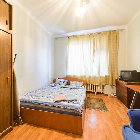 Квартира По Адресу Ул. Черняховского 12 Kiew Exterior foto